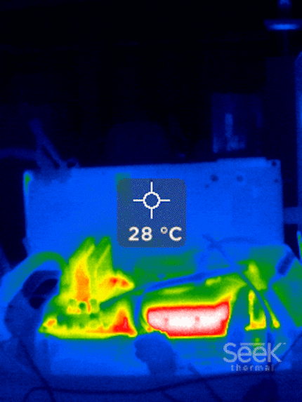 Les images de la caméra thermique pendantpendant la démonstration Time-Spy d'environ deux minutes