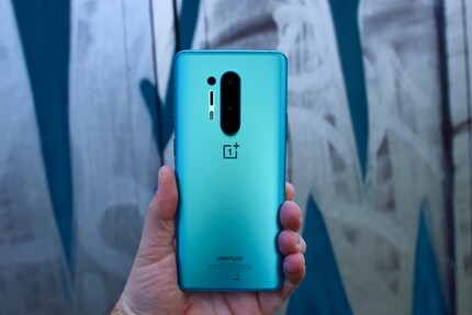 The OnePlus 8 is not just an eye-catcher in terms of colour.