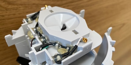 Hier läuft das Regenwasser durch: der Regensensor soll die Niederschlagsmenge messen.