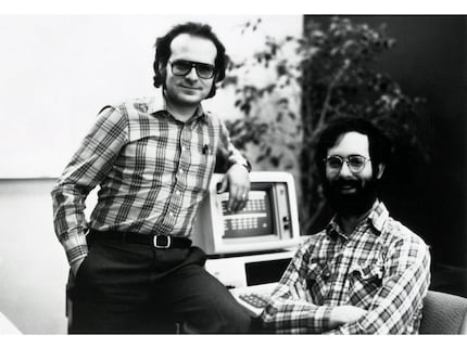 Dan Bricklin (à droite) avec celui qui deviendra son ami.plus tard partenaire d'affaires Bob Frankston