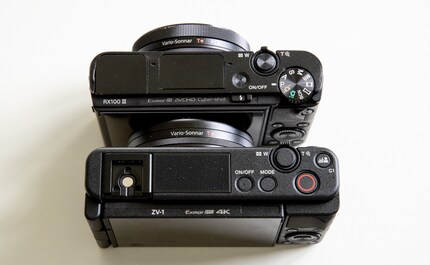 Sony ZV-1 (sotto) e RX100 III