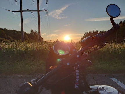 The regular camera takes average pictures, at best.