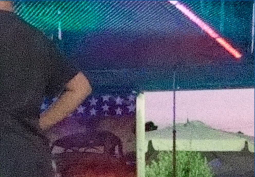 100-Prozent-Ausschnitt aus dem obigen Bild mit 104 600 ISO