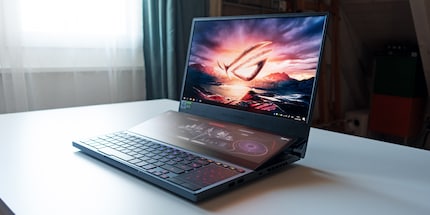 15,6” UHD-IPS-Display und 14,1” IPS-Touchscreen mit 3840 × 1100 Pixel.