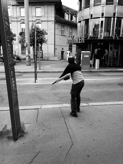 Mann auf der Strasse
