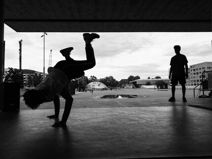 Breakdancer