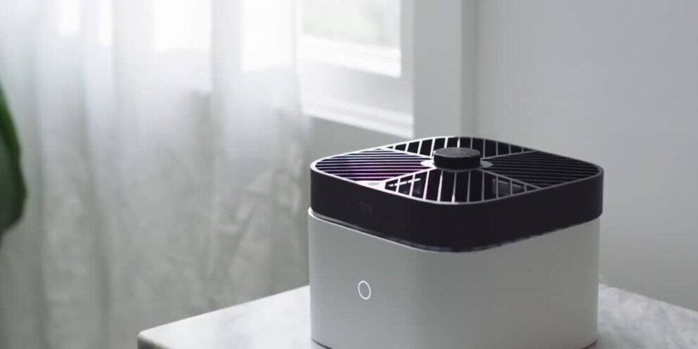 Avec la station de recharge, le drone me fait penser à un diffuseur de parfum. Source : WinFuture