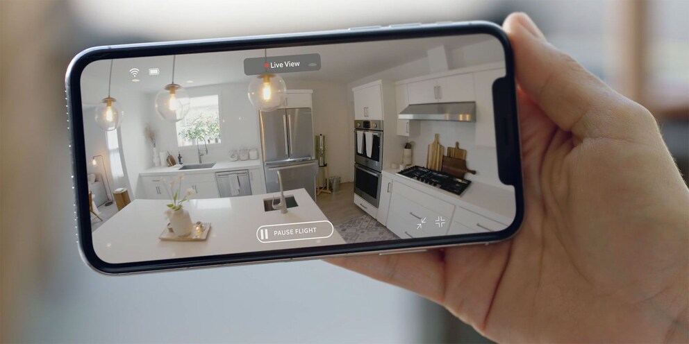 Un peu fancy... un drone de surveillance avec commande pour smartphone intégrée. Source : Total Daily