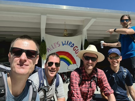 Usie (group selfie) from the last team event in early July. From right: Boško, Mark, Andreas, Olivier, me.