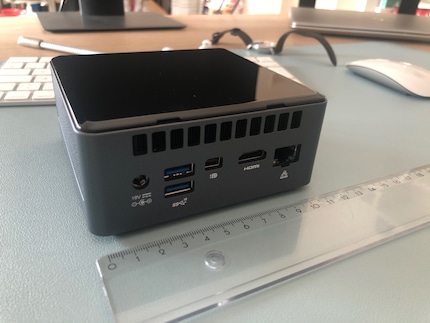 Un NUC comme celui-ci ne fait que 12 centimètres de long. Photo : Martin Jungfer