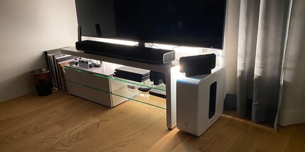 Ich nutze einen Hue Lightstrip als schlichte Hintergrundbeleuchtung für meinen TV.