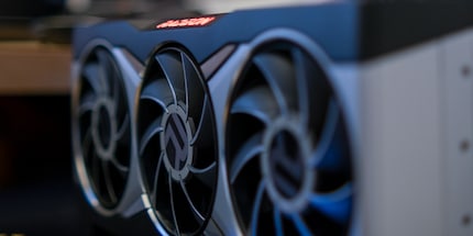 The RX 6800 XT can keep up with the RTX 3080.
