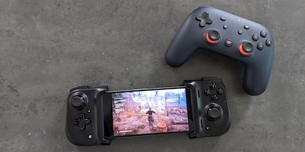 Vous pouvez aussi jouer sur Stadia avec des manettes comme la Razer Kishi.