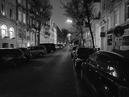 De nuit.