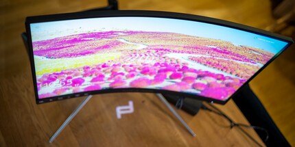 For a lot of people, the 1000R curvature could be a killer criterion for a 27-inch monitor.