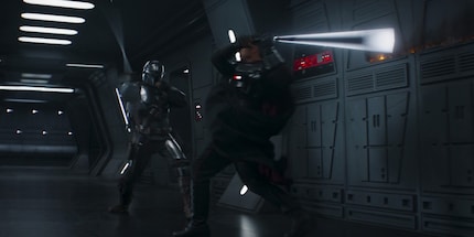 Fantastically choreographed fight between Din Djarin and Moff Gideon