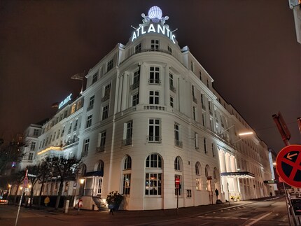 Der Nachtmodus korrigiert vor allem die überbelichteten Bereiche.