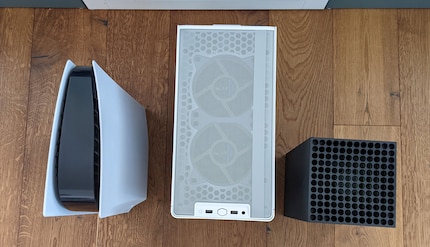 Ce PC n'est pas aussi compact que les consoles de la prochaine génération.