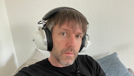 Ich heute, mit dem gleichen Kopfhörer.