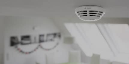 Il rilevatore di fumo Bosch ti avverte del pericoloso sviluppo di fumo. Immagine: bosch-smarthome.com