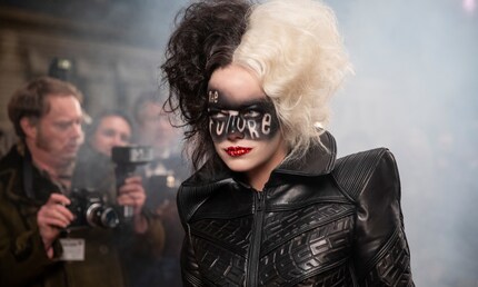 Emma Stone als Cruella ist eine Wucht.