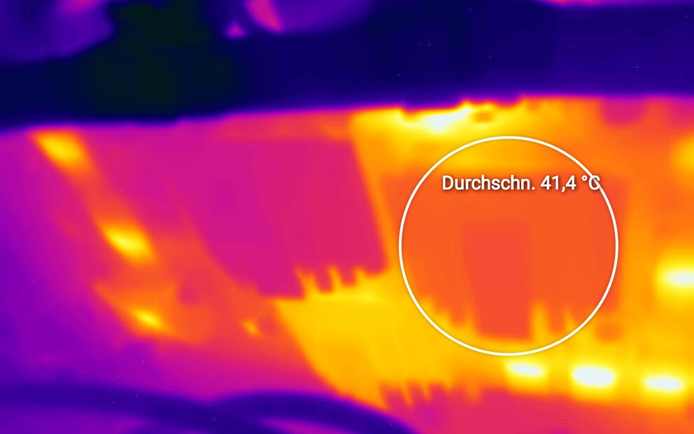 Voodoo-2 3dfx chip with active cooling.