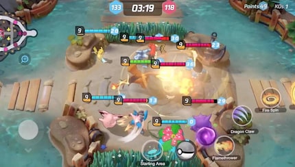 Battle Royale in der Mitte der Arena, wo das legendäre Pokémon gespawnt ist.
