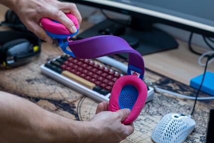 The G435 can be deformed at will, being quite durable in other respects as well.
