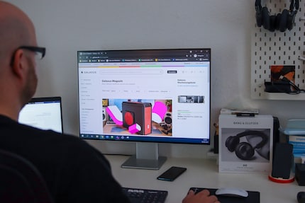 Wireless image transmission with Miracast: low resolution and delayed mouse movements.