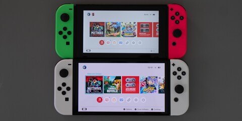 Oben die Switch von 2019, unten die Switch OLED.