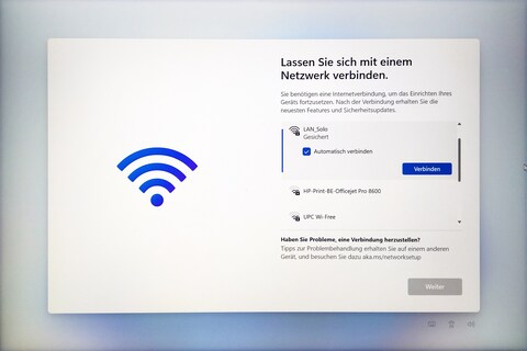 Wenn du dich nicht mit einem WLAN verbindest, geht die Ersteinrichtung nicht weiter.