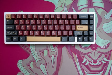 Eine 65-Prozent-Tastatur mit anliegenden Navigationstasten – die KBD67 Lite.