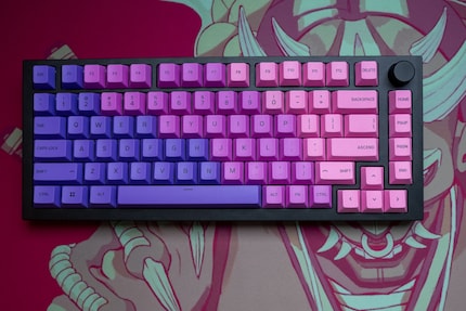 Eine 75-Prozent-Tastatur mit Drehknopf – die GMMK Pro.