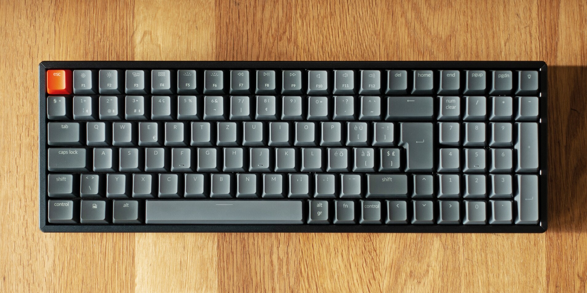 Keychron K4 Walnut Wood Palm Rest im Test digitec