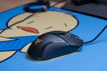 Die schwarz-glänzenden Stellen unterstreichen den Gamer Look der Basilisk V3.
