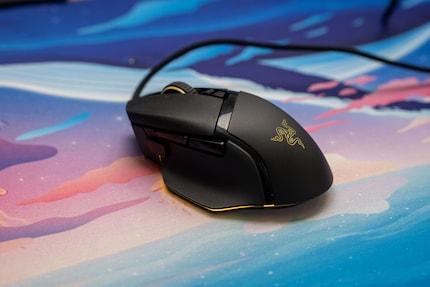 The Razer Basilisk V3 has ten freely programmable keys. Doesn’t make it the perfect MMORPG mouse, but it’s a good all-rounder that you can both cast and shoot with.