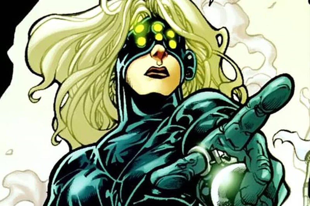 Die Maske, die sie in der Serie anfangs trägt, inspiriert sich offensichtlich an Comic-Yelena.