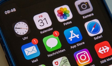 Oh, eine neue Nachricht! Rot und glänzend! Was könnte das wohl sein?