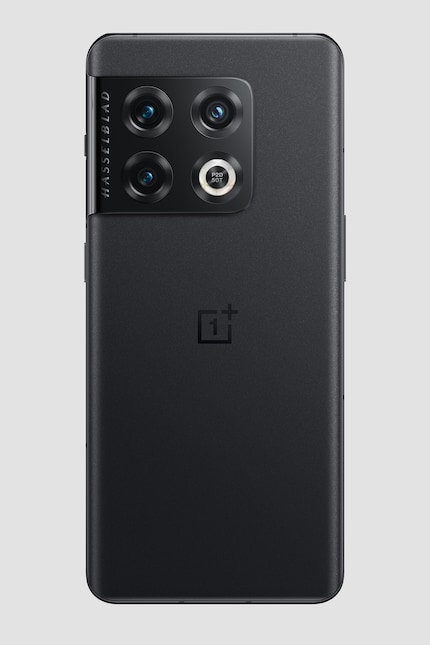 OnePlus 10 Pro in Schwarz, aka «Volcanic Black».