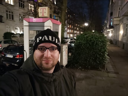 OnePlus Nord CE 2: Selfie bei Nacht.