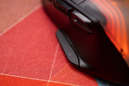The thumb button is absolutely ingeniously placed.