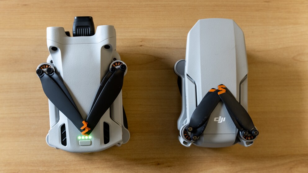 Links DJI Mini 3 Pro, rechts DJI Mini 2.