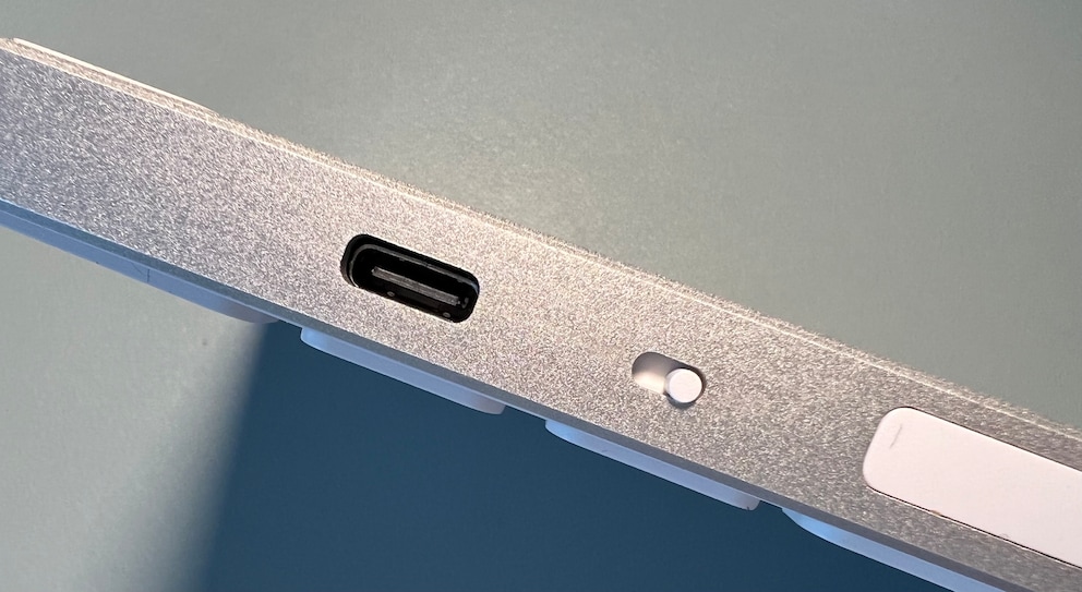L'encoche pour le connecteur USB-C dans le corps en aluminium : il manque ici la dernière précision.
