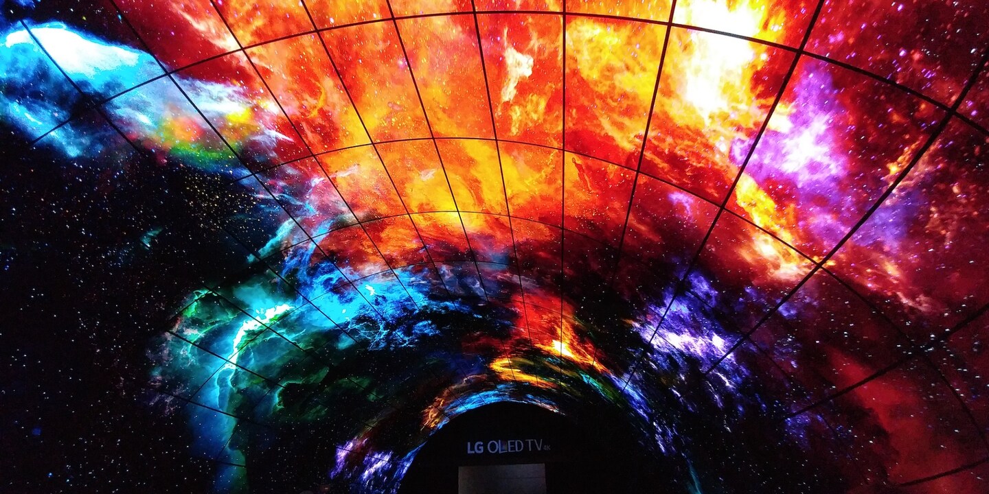 Beeindruckend: Der LG OLED Tunnel auf der IFA. Hol dir deinen OLED für zu Hause!