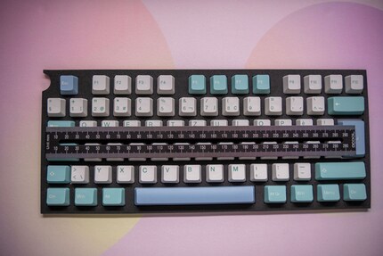 Tout va bien jusqu'ici : les lettres sont moulées de manière régulière sur les keycaps.