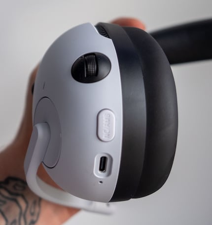 Noise cancelling can be switched on at the push of a button.