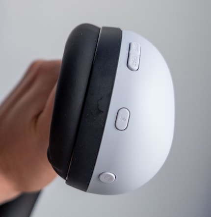 The top two buttons mix «Voice» and «Game».