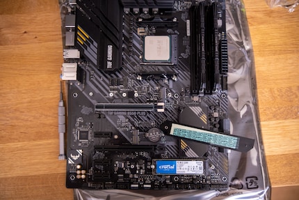 My PCIe 3.0 SSD goes under the heat shield.