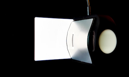 Mit dem Colorimeter von Portrait Displays messe ich hier die maximale Helligkeit eines Bildausschnitts, der zwei Prozent der gesamten Bildfläche entspricht. Das hat einen Vorteil: Zahlen sind objektiver als ich.