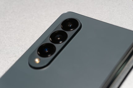 Die grosse Überraschung bei den neuen Samsung Falt-Phones bleibt zwar aus – neue Kameras für das Fold lagen aber noch drin: Es hat jetzt dasselbe Kamera-Setup wie das Galaxy S22.